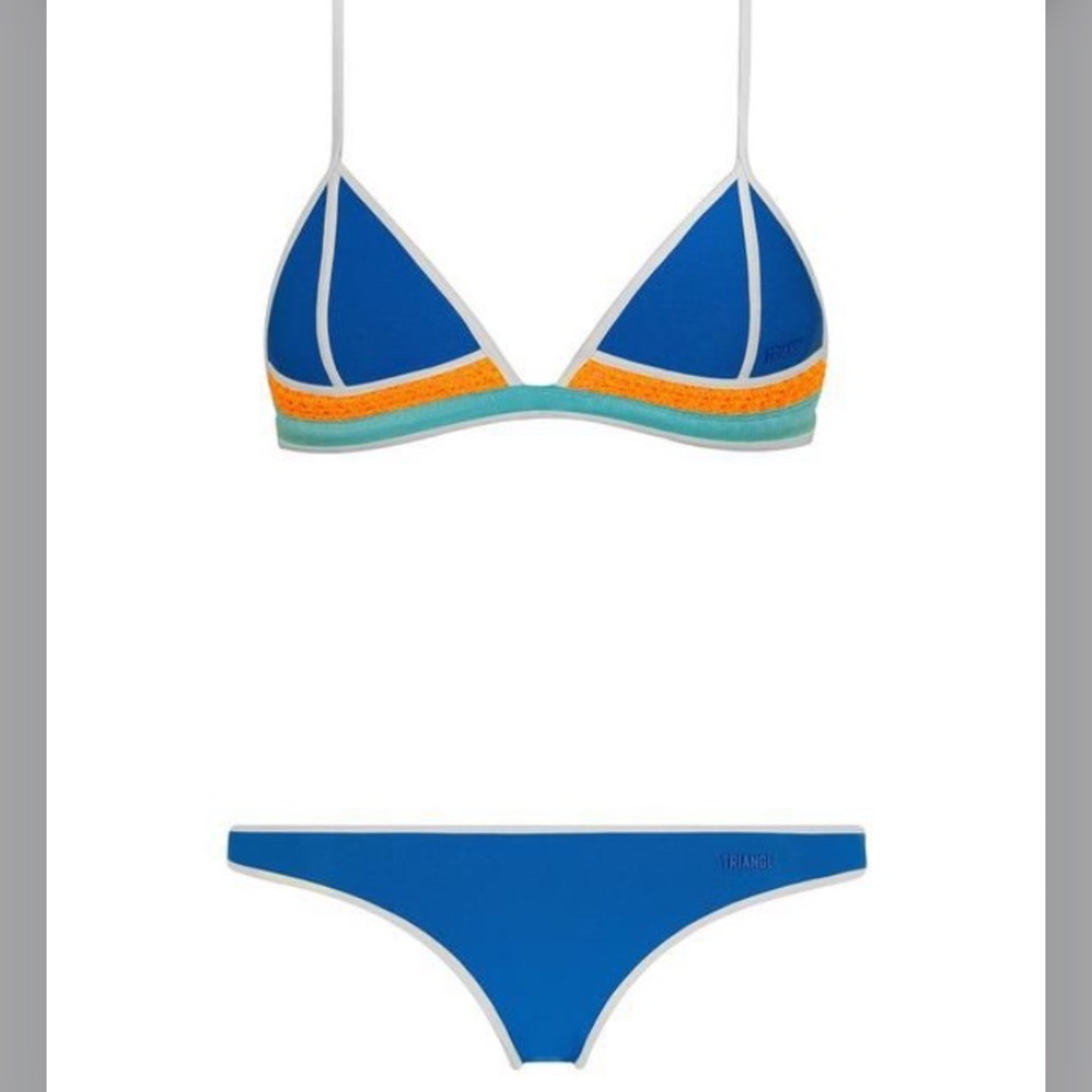 **IN SEARCH OF** Triangl Charms bikini size SMALL